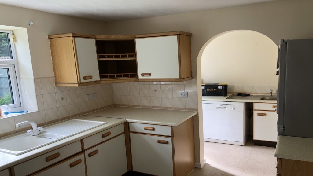 arched door way laundry room