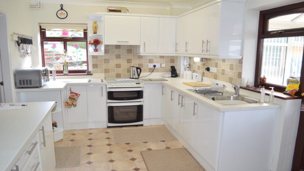 high gloss white venice kidsgrove