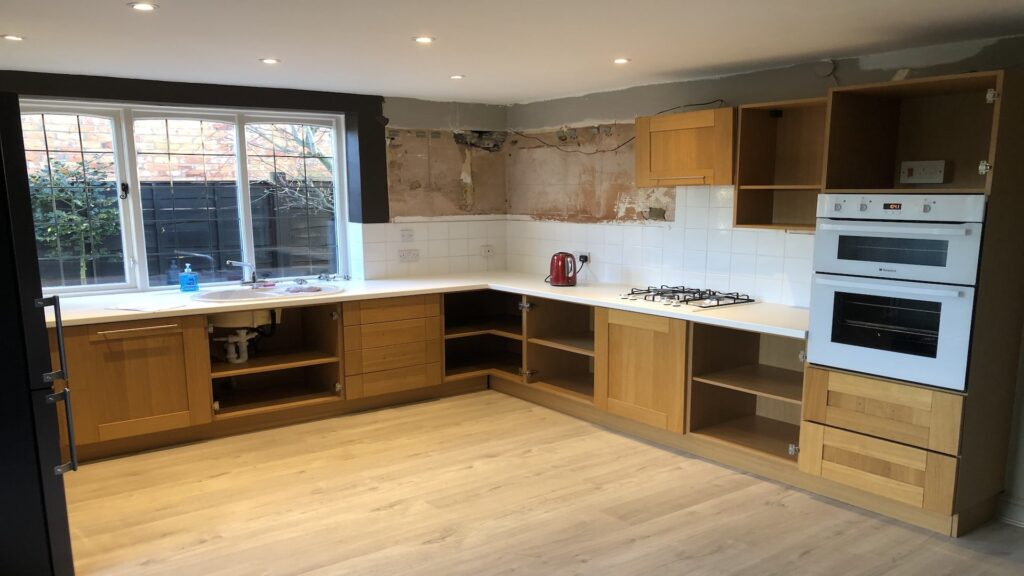 white worktops oak doors